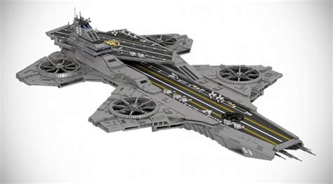 This LEGO The Avengers Helicarrier Is The Result Of Over 22,000 Bricks ...