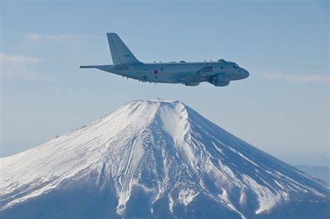 防衛省 海上自衛隊 On Twitter 海上自衛隊の航空部隊は、今年1年間の無事故、厳正な飛行・運航規律の維持、技量向上への誓いを新たに訓練に臨みました。 『初訓練飛行』第1弾は 第4