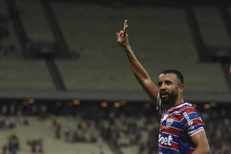 Bahia Fecha A Contrata O Do Volante Caio Alexandre Que Estava No