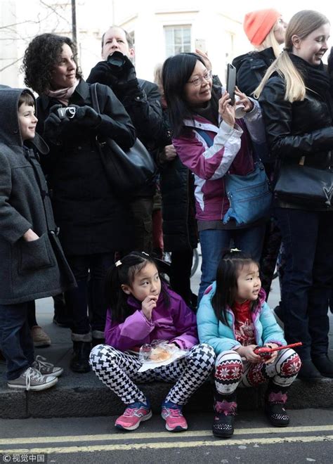 歐洲多國舞龍舞獅慶祝中國春節 每日頭條