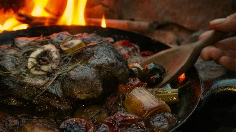 Особенное блюдо знаменитое Оссобуко! Телячья голяшка томленая с овощами ...