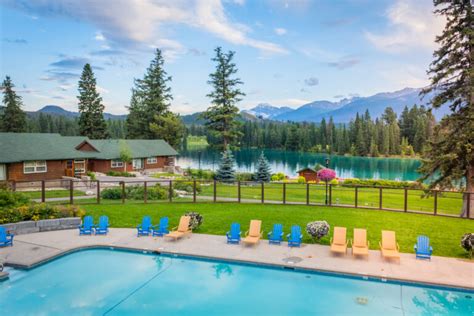 13 Jasper Cabin Rentals to Get COZY In (Pet-Friendly Options Too!)