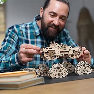 UGEARS Geländefahrzeug mit Kettenantrieb 3D Holzpuzzle Modellbausatz