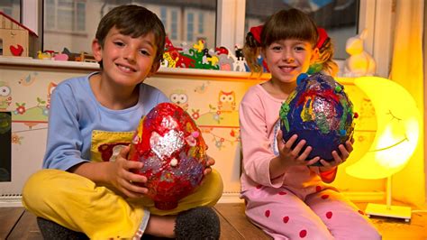 Topsy And Tim Series Dinosaur Egg Bbc Iplayer