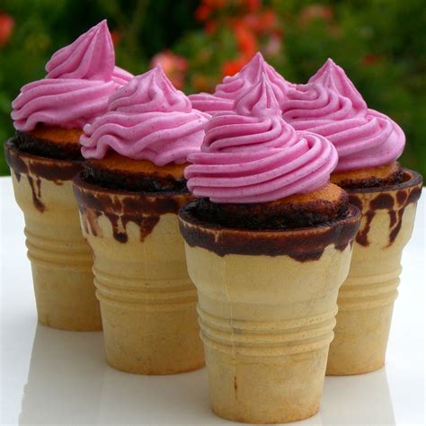 File:Ice Cream Cone Cupcakes (4721105087).jpg - Wikimedia Commons