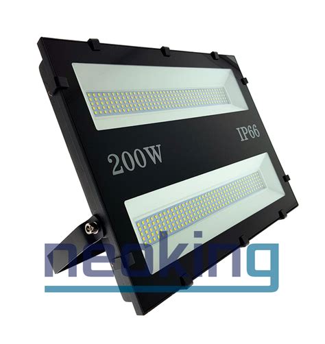 Reflector LED De 200 Watts Multivoltaje Neoking