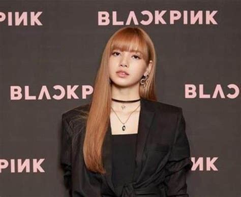 Blackpinks Lisa Swindled By Ex Manager The Korea Times