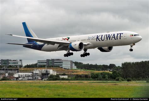 Aircraft Photo Of 9K AOK Boeing 777 300 ER Kuwait Airways