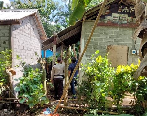 Diguyur Hujan Atap Rumah Warga Ambrol Balipuspanews