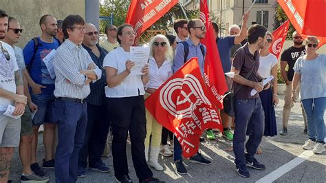 Sciopero Dei Lavoratori In Appalto Alla Ferrotel Per Loro Solo