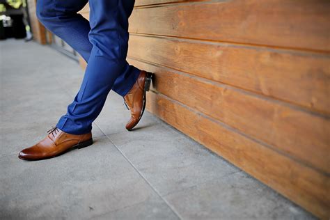 What Color Shirt Goes With Brown Shoes And Blue Jeans Best Images