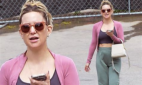 Kate Hudson Bares Her Toned Midriff In Crop Top And Sweatpants As She Runs Errands In La Daily