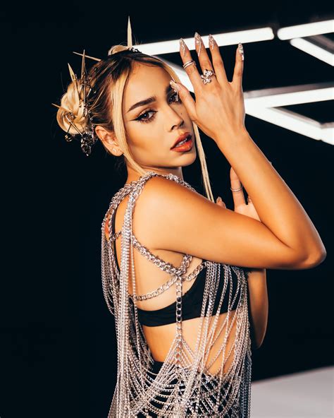 Danna Paola Luce Un Atrevido Corset Y Pantalones Lace Up En Tendencia