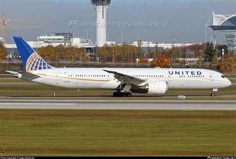 N United Airlines Boeing Dreamliner Photo By Hugo Schwarzer