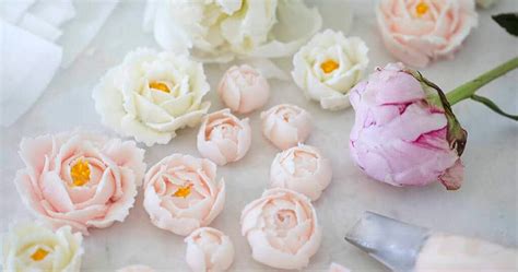 How to Make Buttercream Flowers - Preppy Kitchen