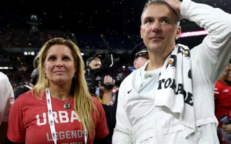 Urban Meyer S Wife Reacts To Video Of Him Dancing With Another Woman