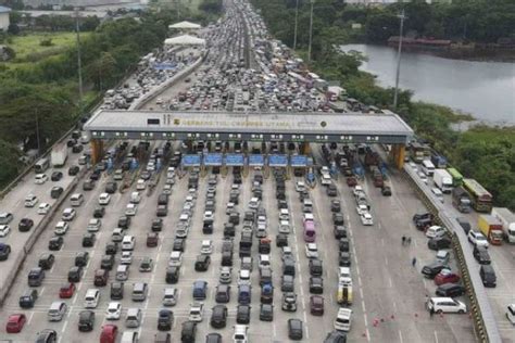 Imbas Antrean Pemudik One Way Di Km 47 Tol Japek Hingga Km 414 Tol