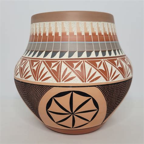 Native American Navajo Hand Painted Etched Art Pottery Pot Signed E