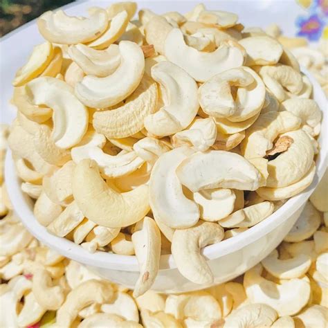 Raw Ivory Split Cashew Nut Grade A Grade At Rs 635 Kg In New Delhi