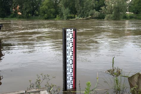 Poziom wody w Odrze opada Od wczoraj kilkadziesiąt centymetrów mniej