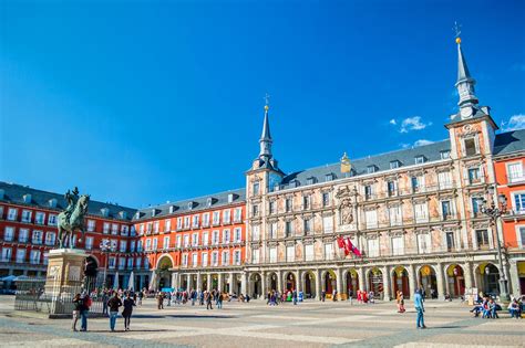 10 lieux emblématiques à Madrid Découvrez les monuments les plus