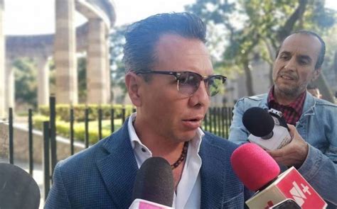 Aplaude Lemus La Decisi N De Alfaro De Retener Entrega De Libros De