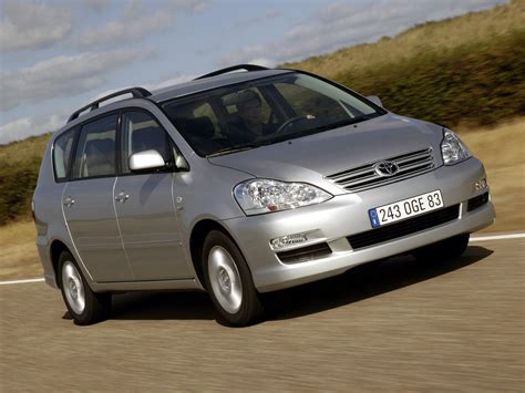 Toyota Avensis Verso Specs Photos