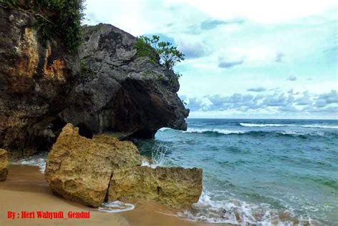 Pantai Somandeng Obyek Wisata Gunungkidul