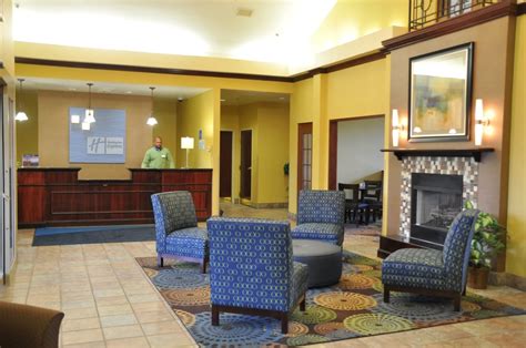 HOLIDAY INN EXPRESS & SUITES CHRISTIANSBURG - 31 Photos & 30 Reviews ...