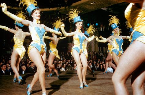 Amazing Color Photos Of Cabaret Dancers At The Moulin Rouge In The Late