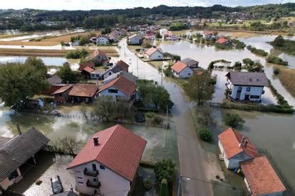 Foto Pogledajte Kako Iz Zraka Izgledaju Brodarci Kod Karlovca Cijelo