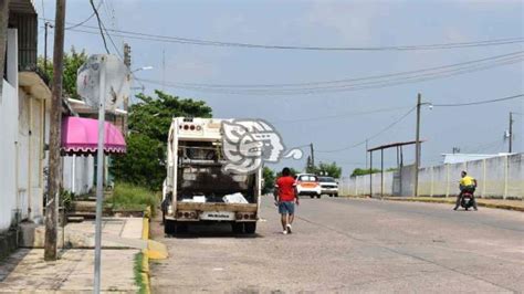 Empleado De Limpia P Blica De Acayucan Cae De Cami N Recolector