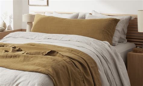 Guide to Quilts, Blankets and Coverlets: A Modern Take on Traditional ...