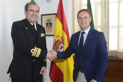 El alcalde recibe al nuevo Almirante Jefe del Arsenal de Cádiz