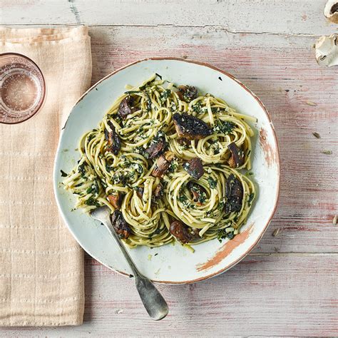 Portobello Mushroom Pesto Linguine Recipe Gousto