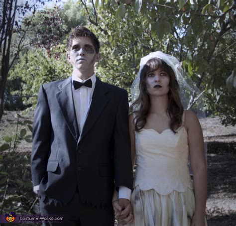 Zombie Bride and Groom Couple Halloween Costume