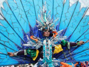 mengenal gitar dambus alat musik khas bangka belitung indonesia kaya