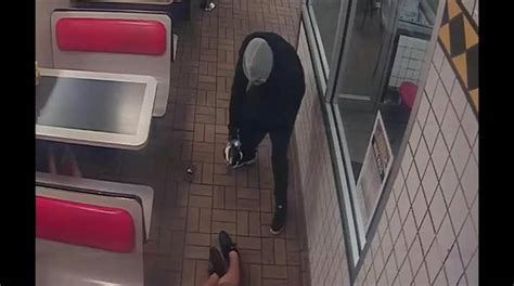 Waffle House Armed Robbery In Houston Caught On Video 5g Reward