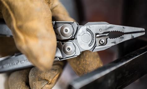 Surge 21-in-1 Multi-Tool | Leatherman