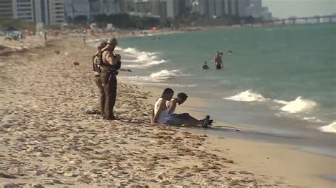 Group Of Migrants Come Ashore In Haulover Beach 2 Detained Wsvn 7news Miami News Weather