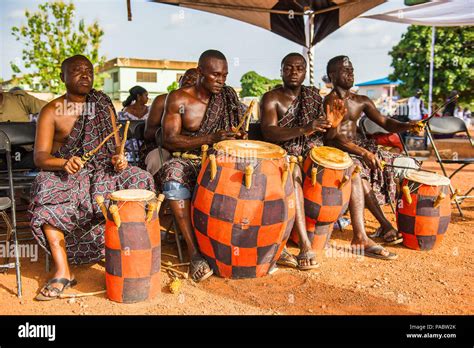 GHANA - MARCH 3, 2012: Unindentified Ghanaian local musicians make the ...