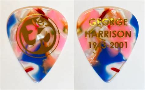 BEATLES GEORGE HARRISON Hommage Om Symbole Multicolore Guitare Pick 3