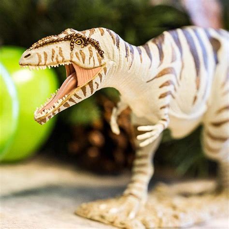 Giganotosaurus Toy | Dinosaur Toys | Safari Ltd®