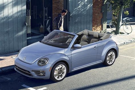 Volkswagen Beetle Convertible 2024 - Pier Corrina