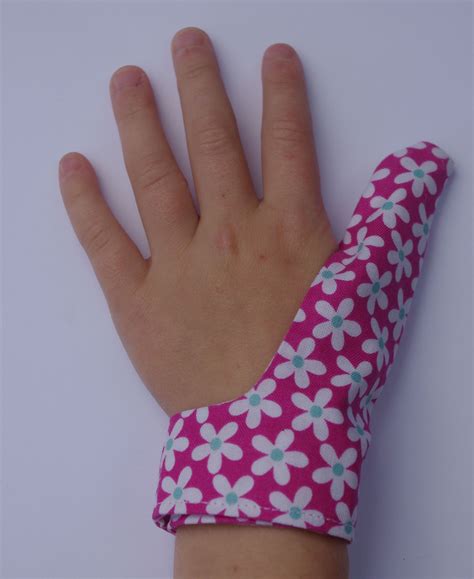 thumb guard sewing pattern - CambellPawel