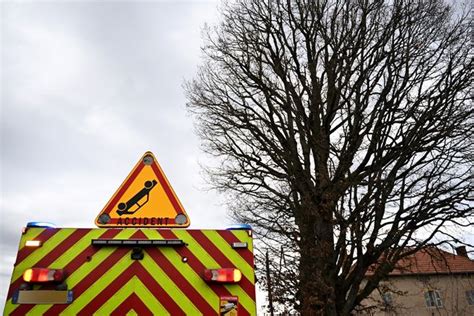 Une Ambulance Se Fait Percuter Les Faits Divers En Haute Loire En