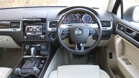 Volkswagen-Touareg-2012-V6-TDi-Interior Car Photos - Overdrive