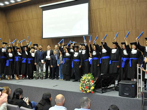 Faculdade Do Senai Da Capital Forma Turma Do Curso Superior De