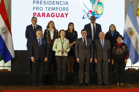 Lacalle Pou Reclamó A Javier Milei En La Cumbre Del Mercosur Acá