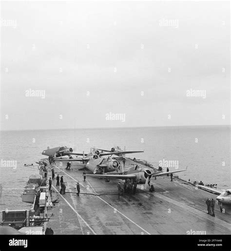 Parked Aircraft Middle Grumman TBM 3S2 Avengers Submarine Boat Boat